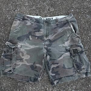 Y2K camo jorts